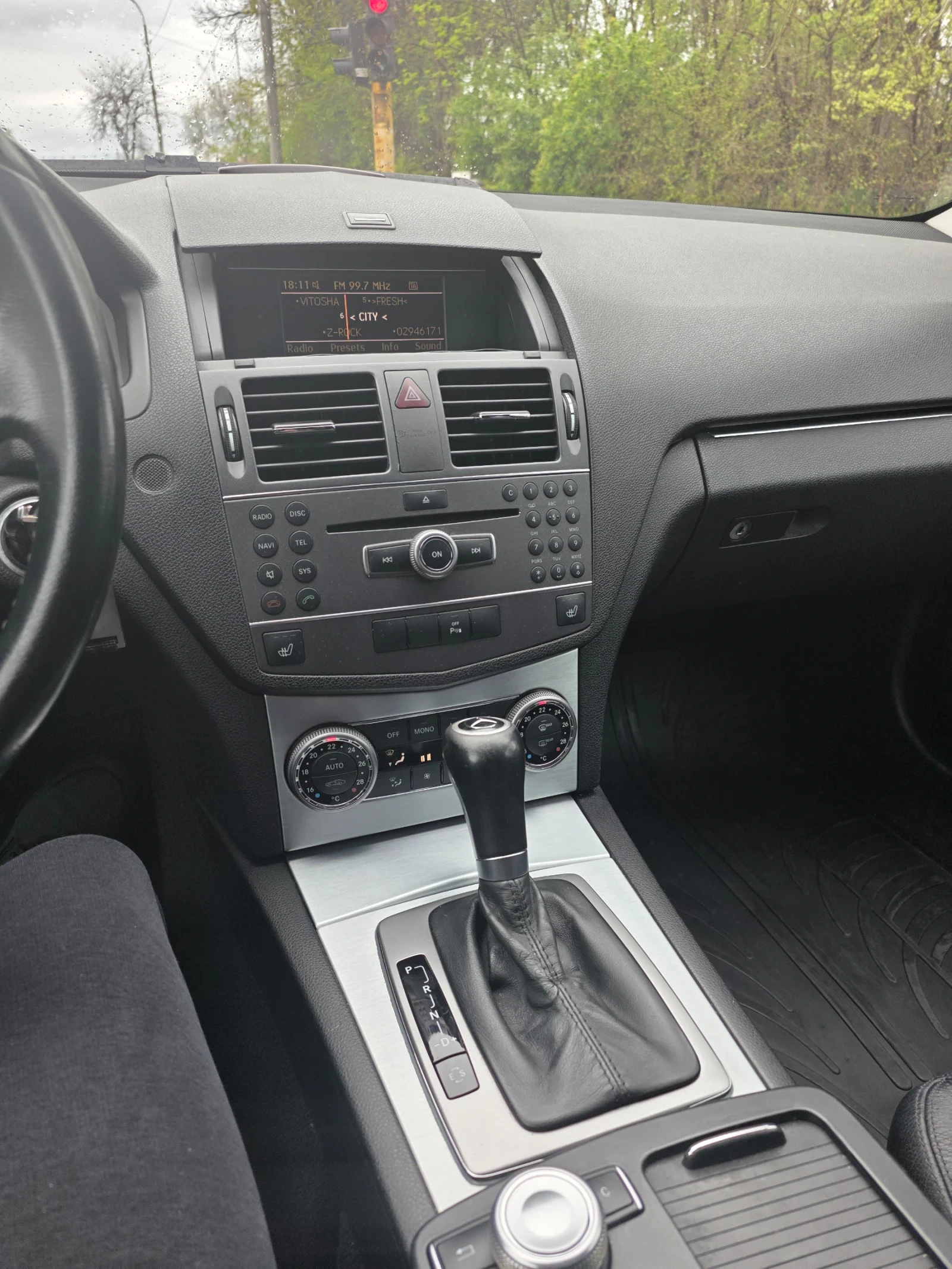 Mercedes-Benz C 350, снимка 9 - Автомобили и джипове - 54276491