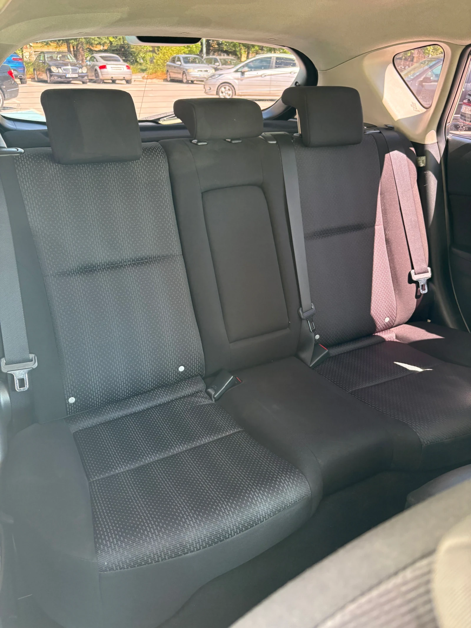 Mazda 3, снимка 15 - Автомобили и джипове - 54330874