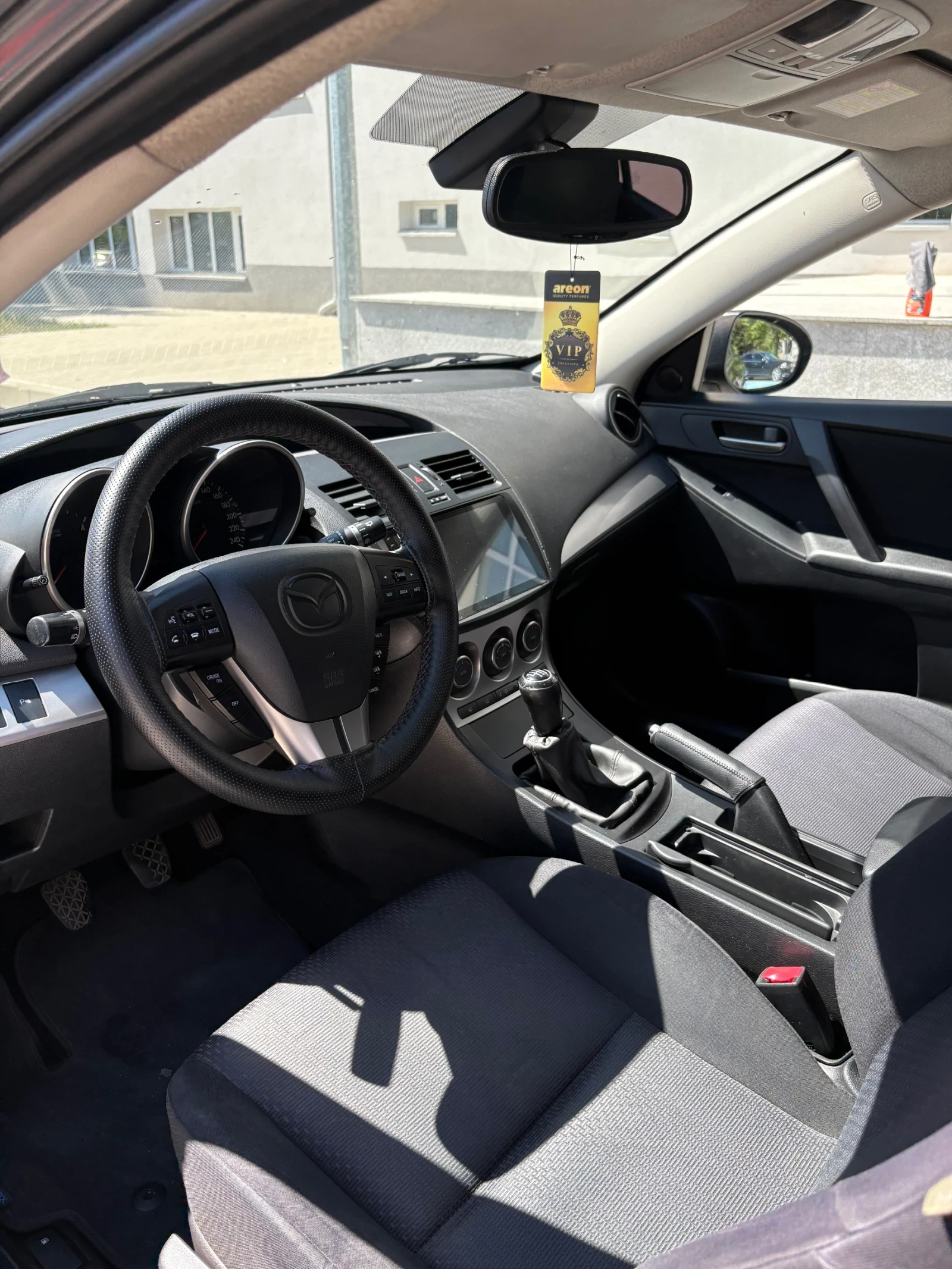 Mazda 3, снимка 11 - Автомобили и джипове - 54330874