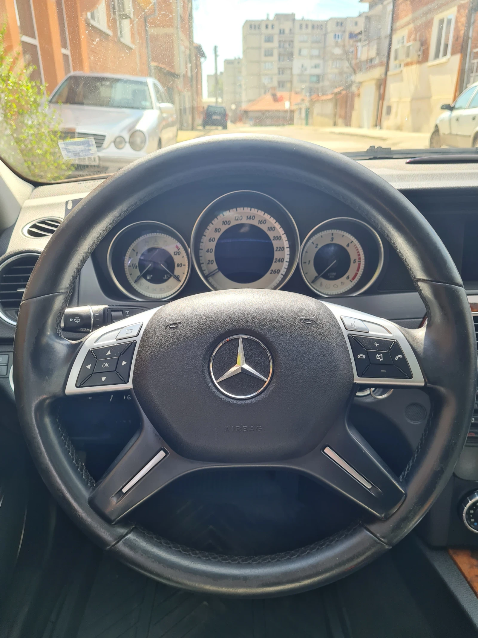 Mercedes-Benz C 200 Елегант, снимка 7 - Автомобили и джипове - 54378232