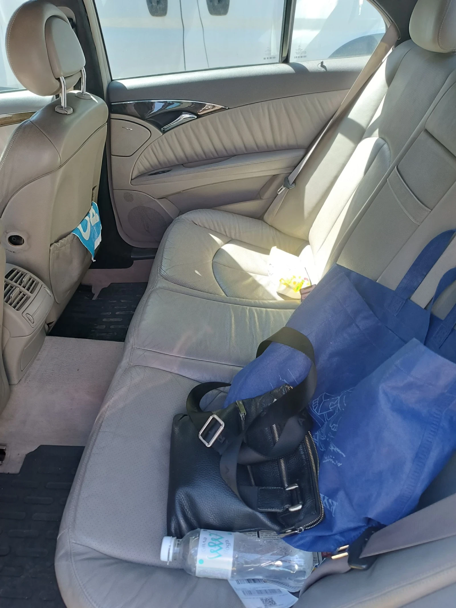 Mercedes-Benz E 270 Седан , снимка 7 - Автомобили и джипове - 54551889