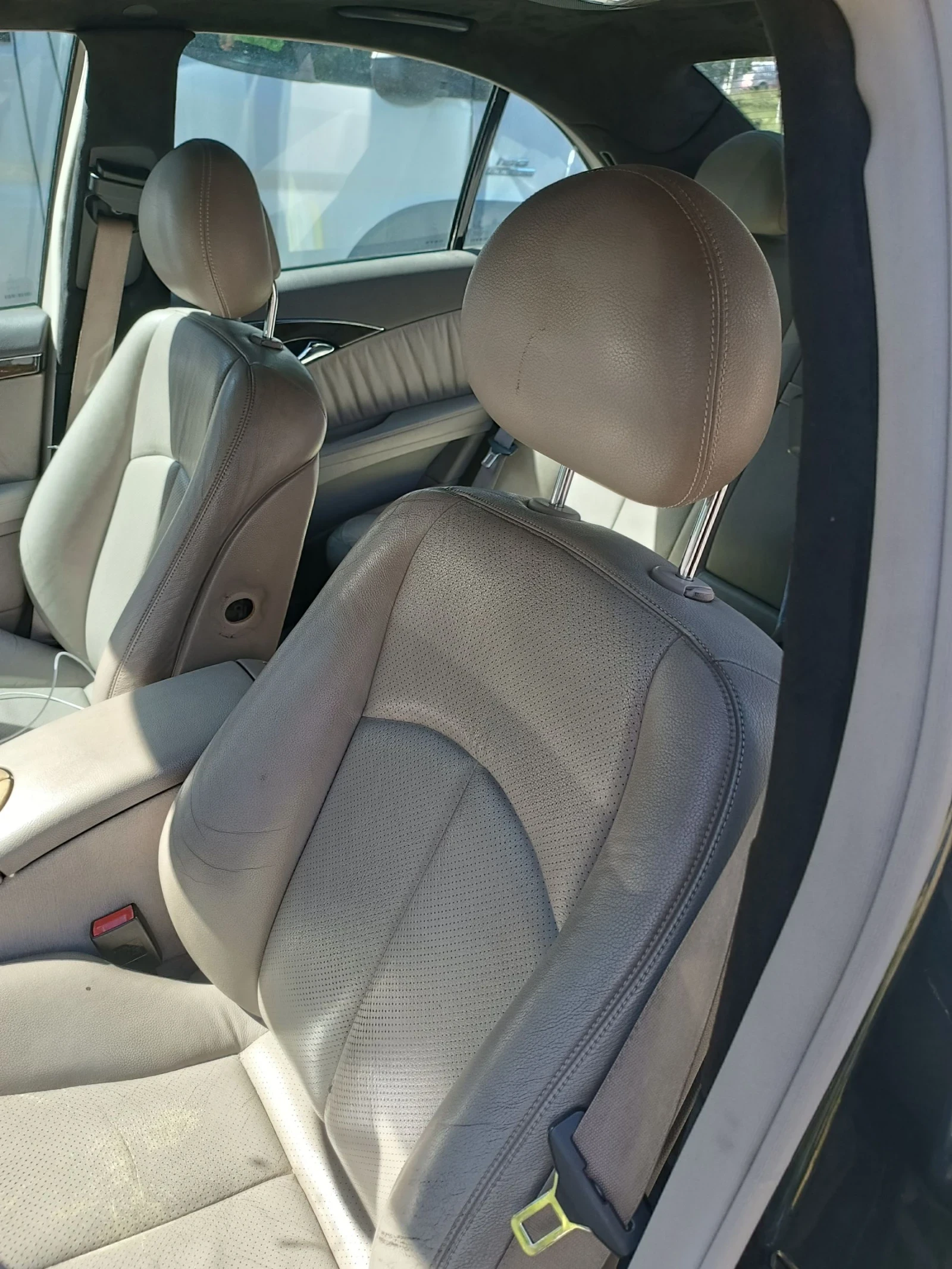 Mercedes-Benz E 270 Седан , снимка 2 - Автомобили и джипове - 54551889