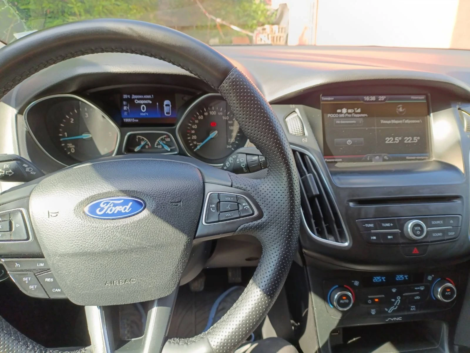 Ford Focus 1.5, снимка 9 - Автомобили и джипове - 54683611