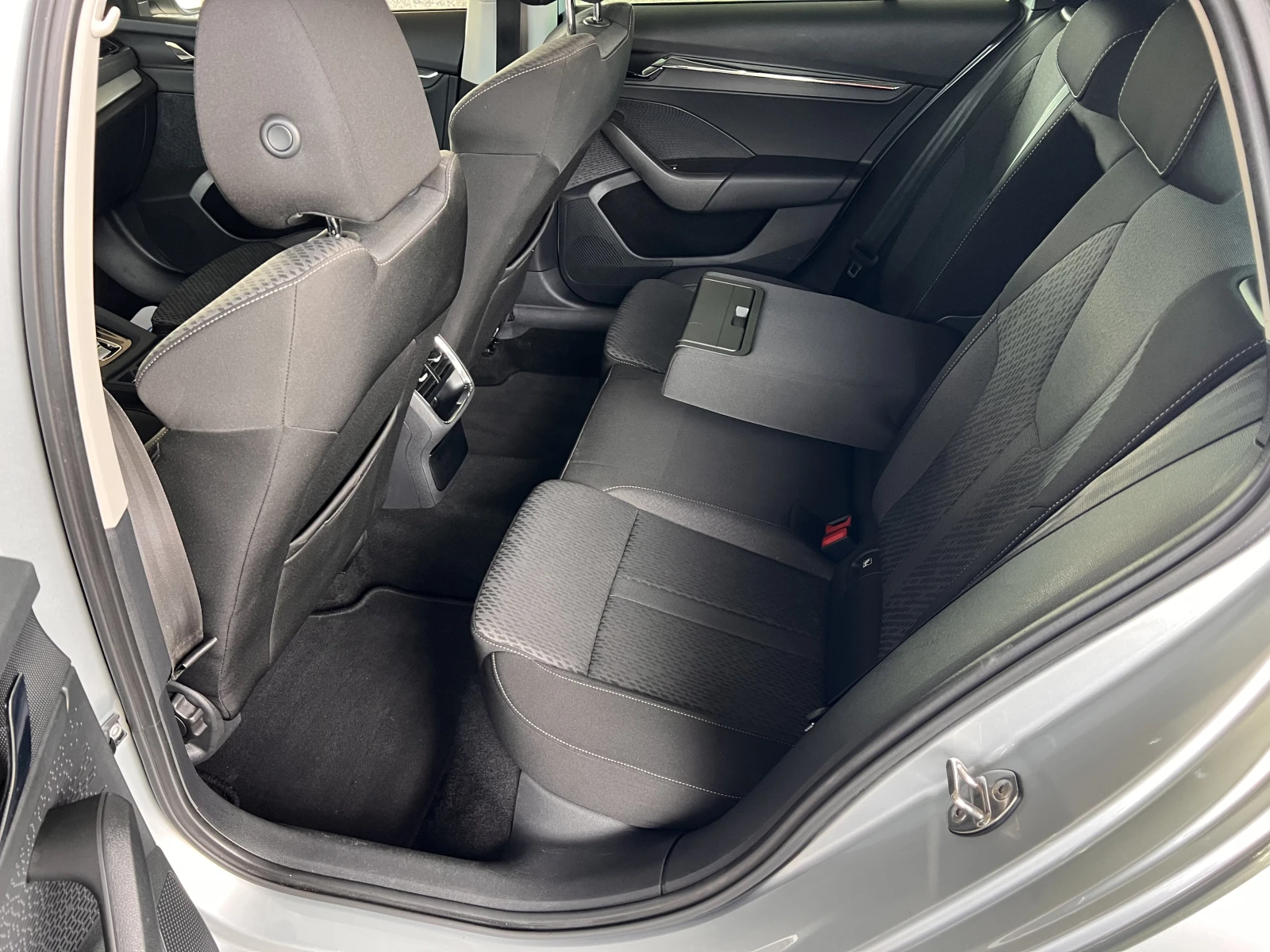 Skoda Octavia Style/2.0TDI/150K.C./7AT, снимка 10 - Автомобили и джипове - 54836036