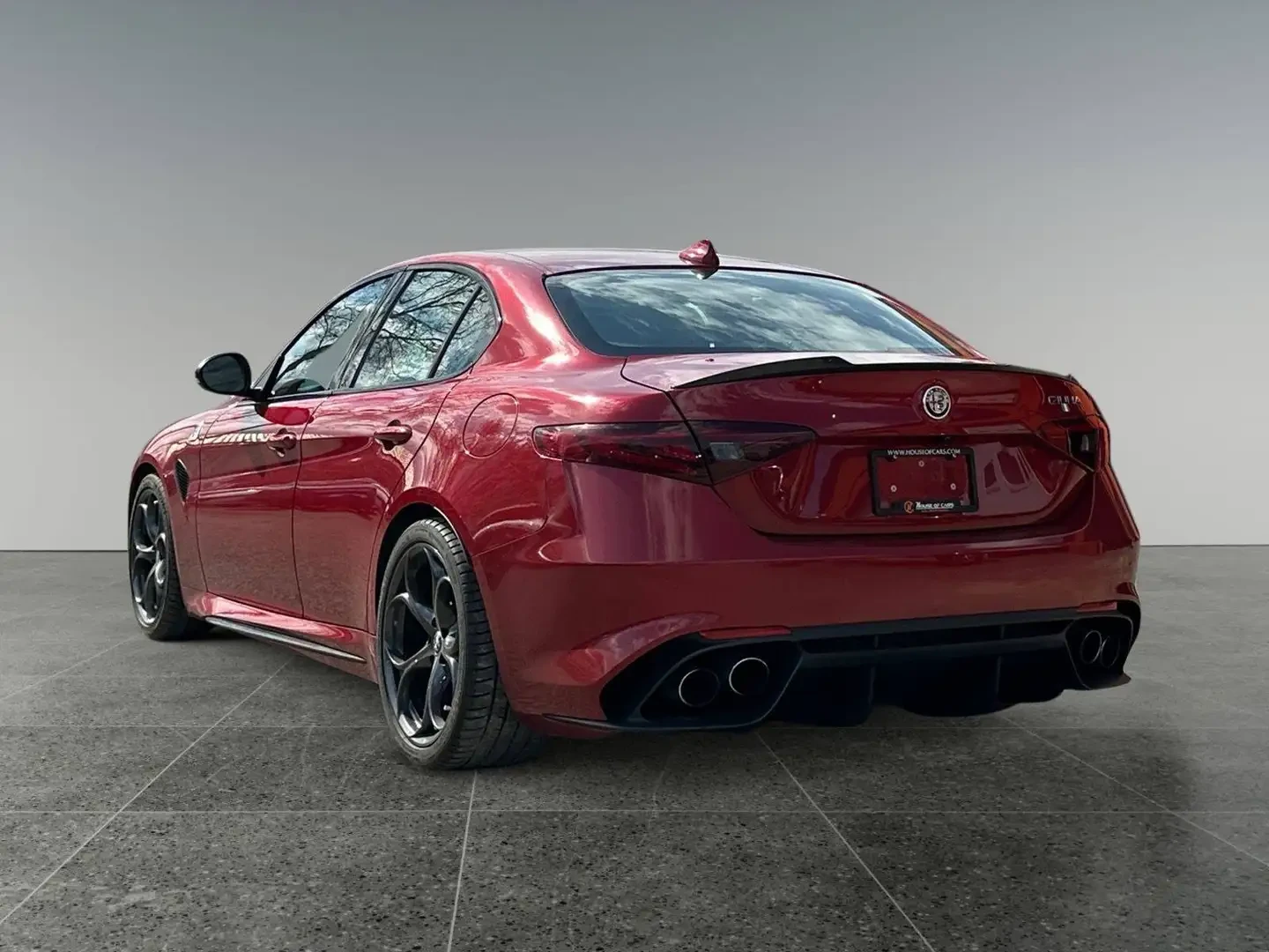 Alfa Romeo Giulia QUADROFOGLIO* FULL* КРАЙНА ЦЕНА ДО БЪЛГАРИЯ* , снимка 5 - Автомобили и джипове - 54959510