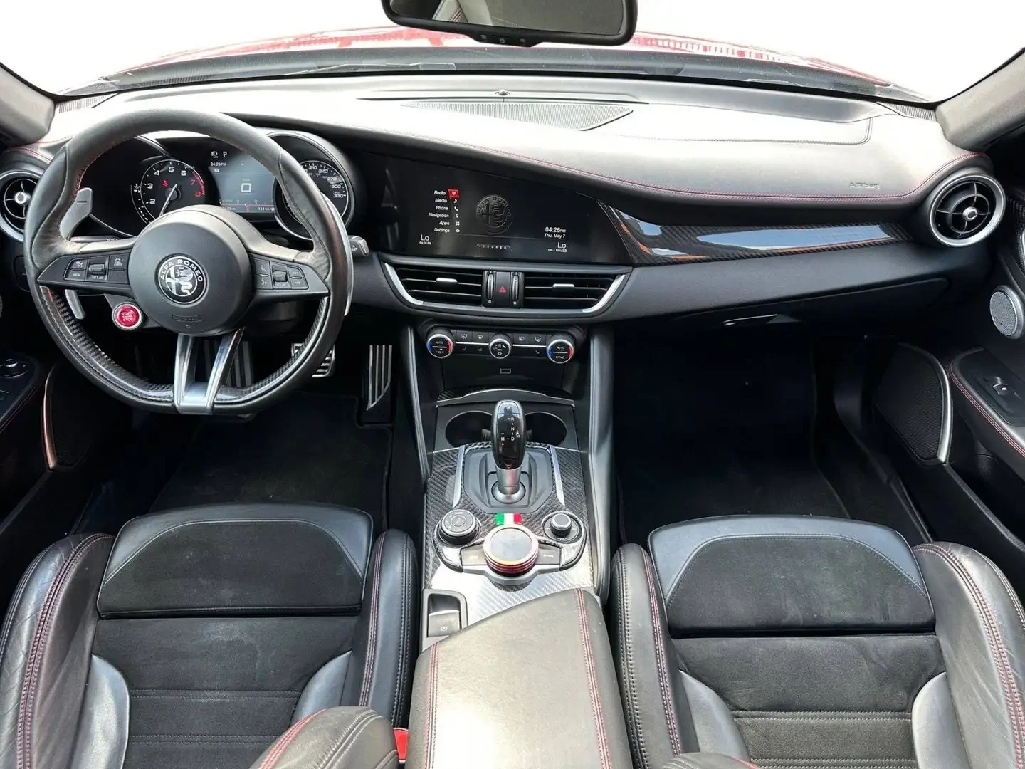 Alfa Romeo Giulia QUADROFOGLIO* FULL* КРАЙНА ЦЕНА ДО БЪЛГАРИЯ* , снимка 13 - Автомобили и джипове - 54959510