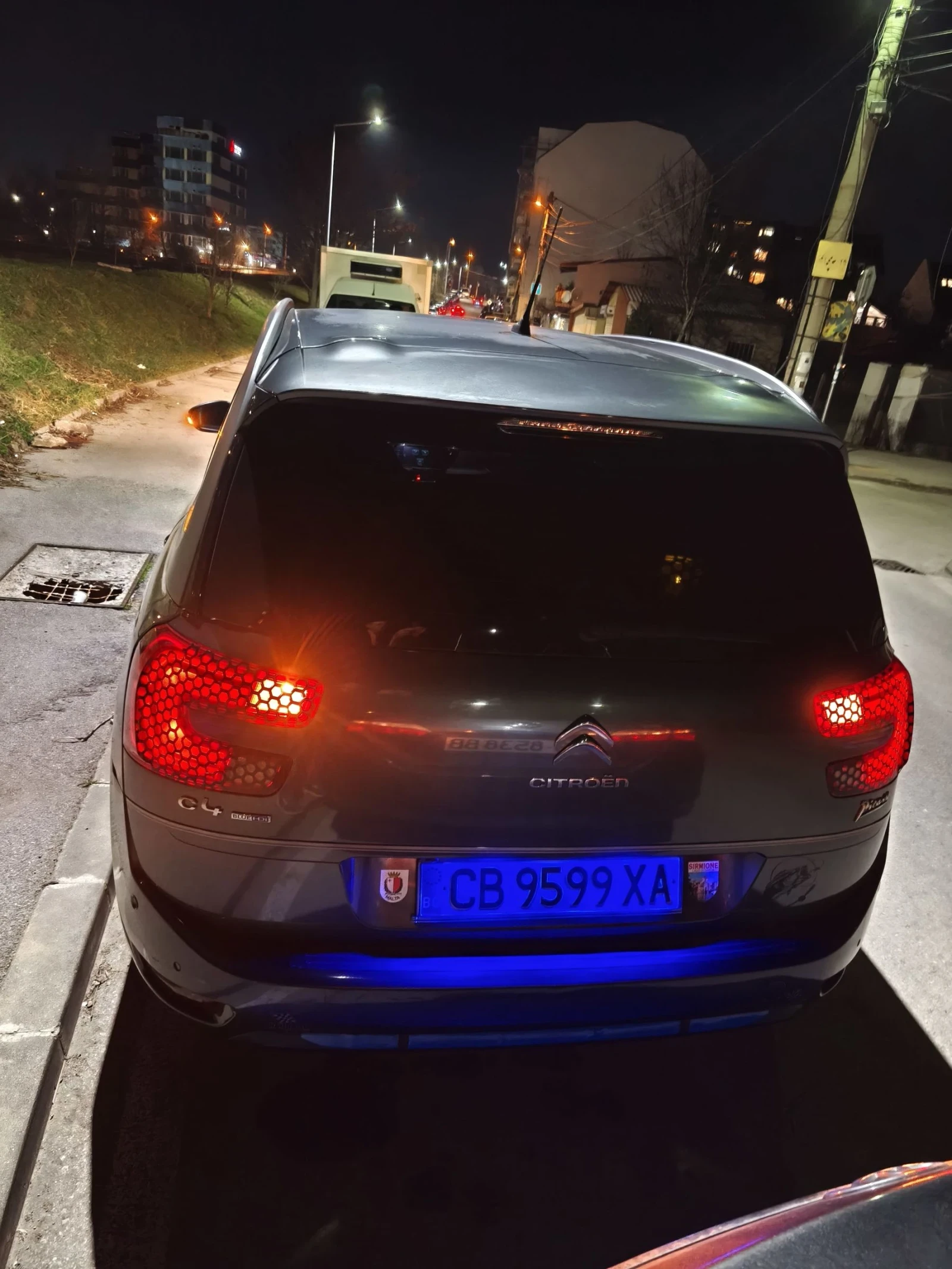 Citroen Grand C4 Picasso, снимка 11 - Автомобили и джипове - 55015077