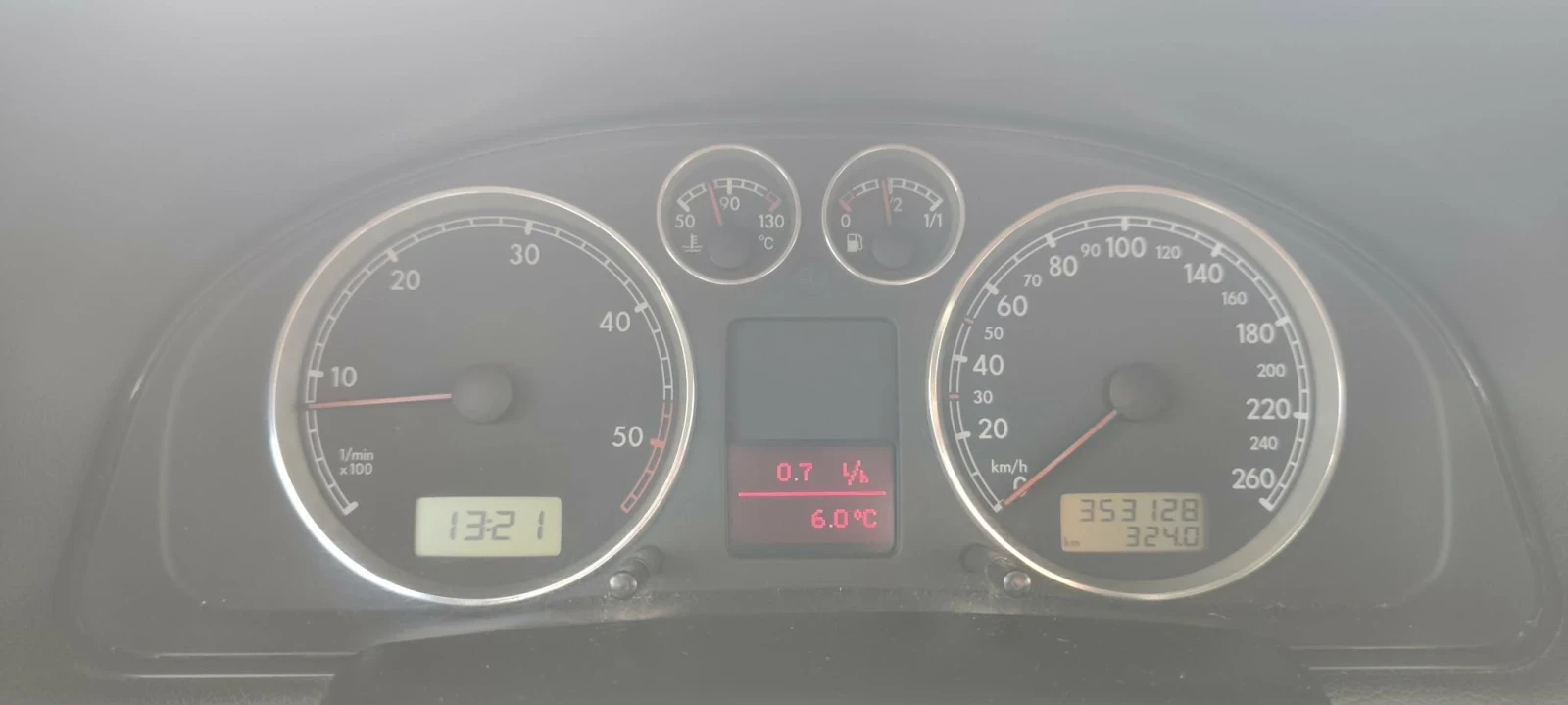 VW Passat 1.9 TDI , снимка 11 - Автомобили и джипове - 55941430