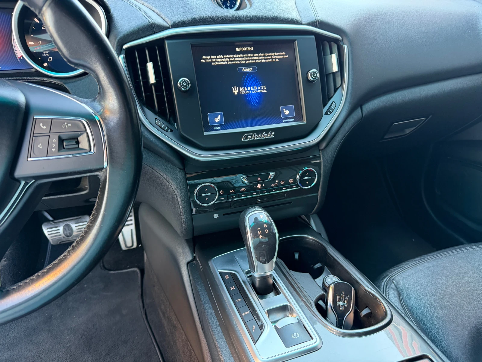 Maserati Ghibli 3.0D-V6 -SPORT-PODGREV-NAVI, снимка 15 - Автомобили и джипове - 55987367