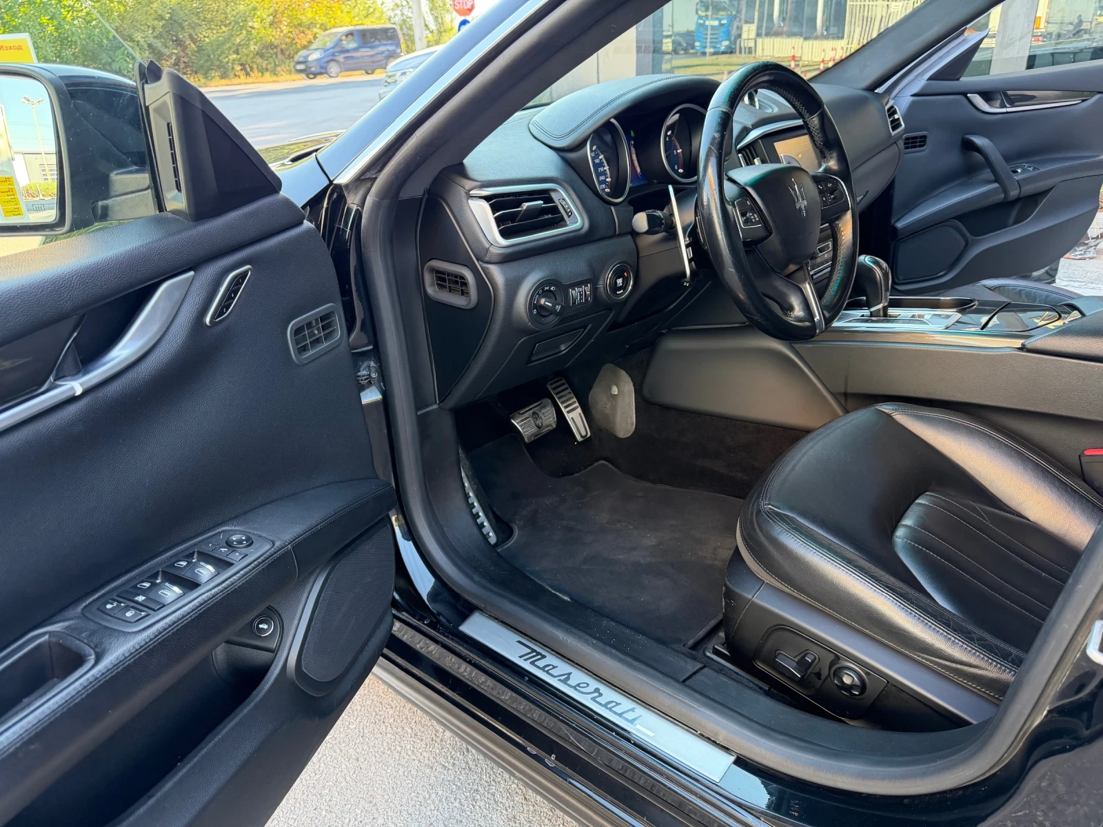 Maserati Ghibli 3.0D-V6 -SPORT-PODGREV-NAVI, снимка 9 - Автомобили и джипове - 55987367