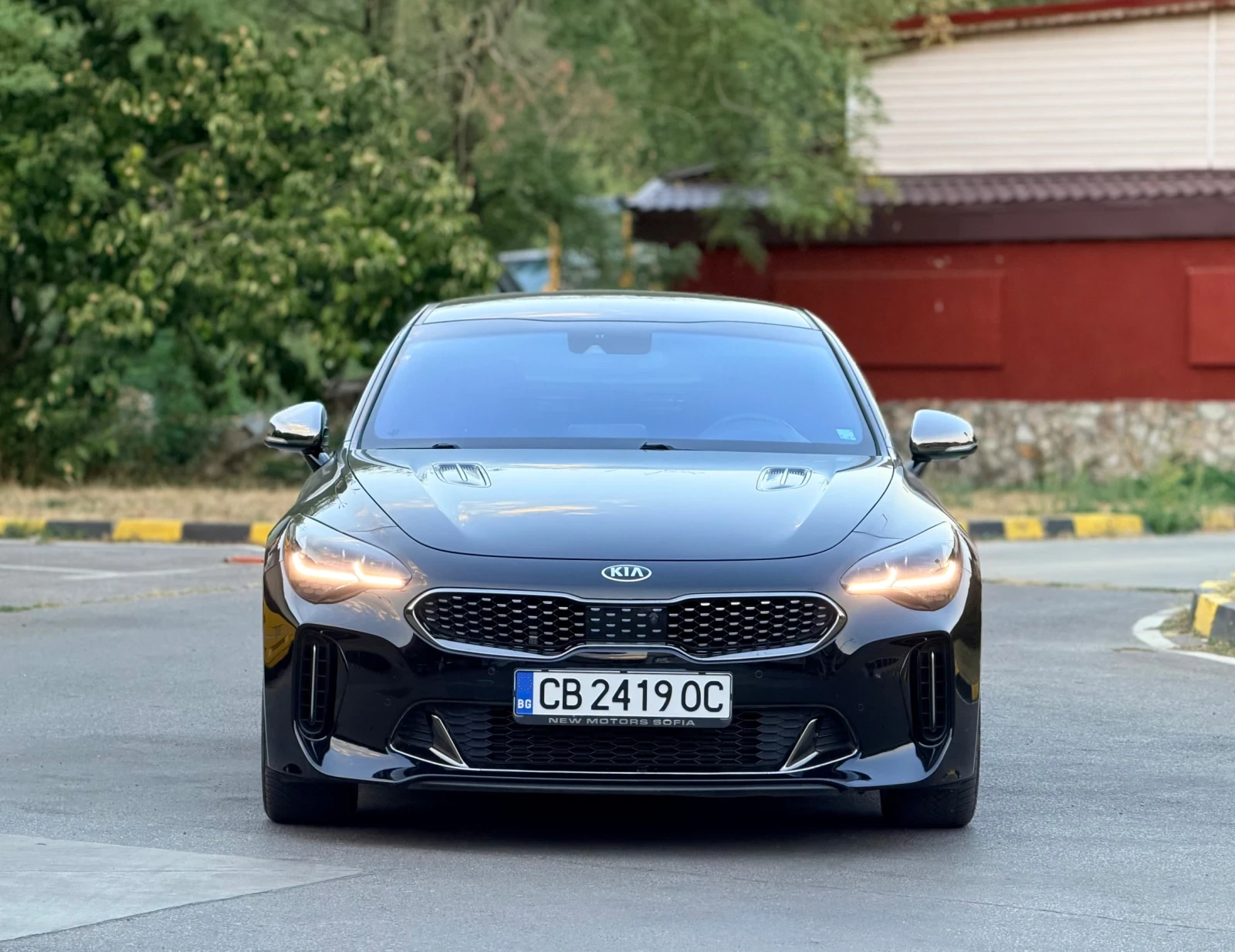 Kia Stinger 2.2-GT-Line-Full-Обслужен-лизинг, снимка 2 - Автомобили и джипове - 55989216