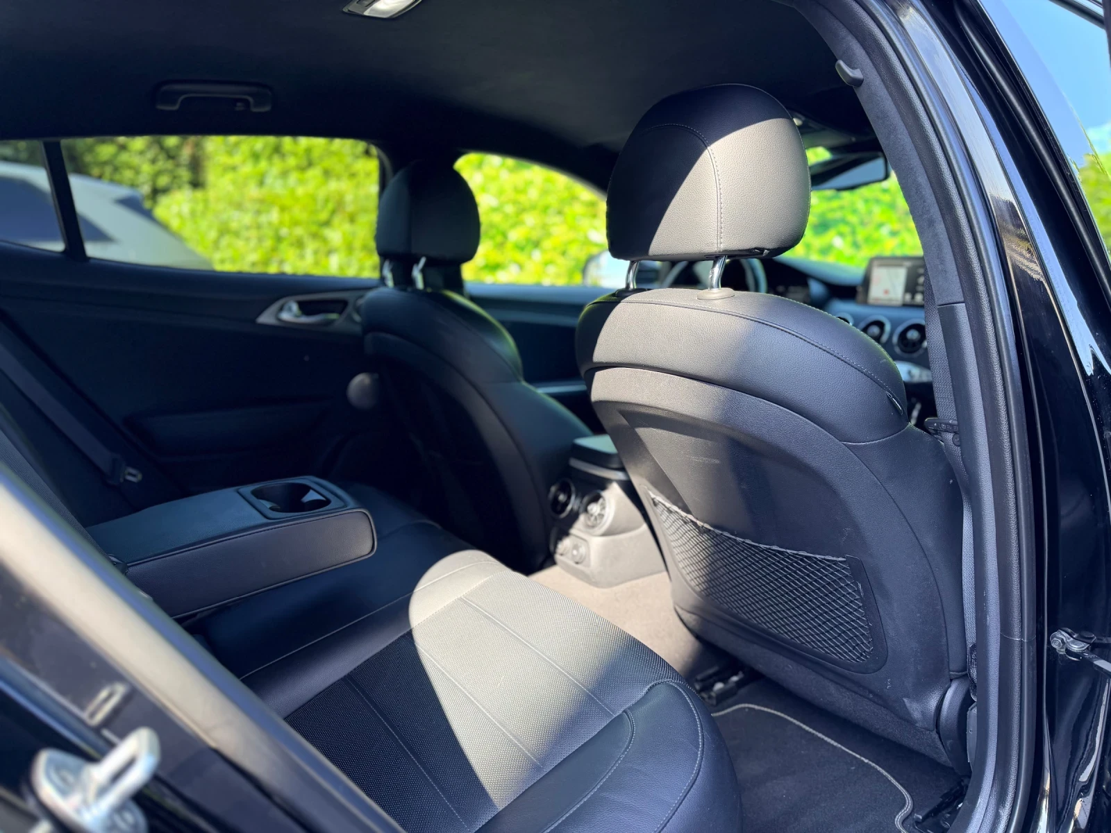 Kia Stinger 2.2-GT-Line-Full-Обслужен, снимка 12 - Автомобили и джипове - 55989216