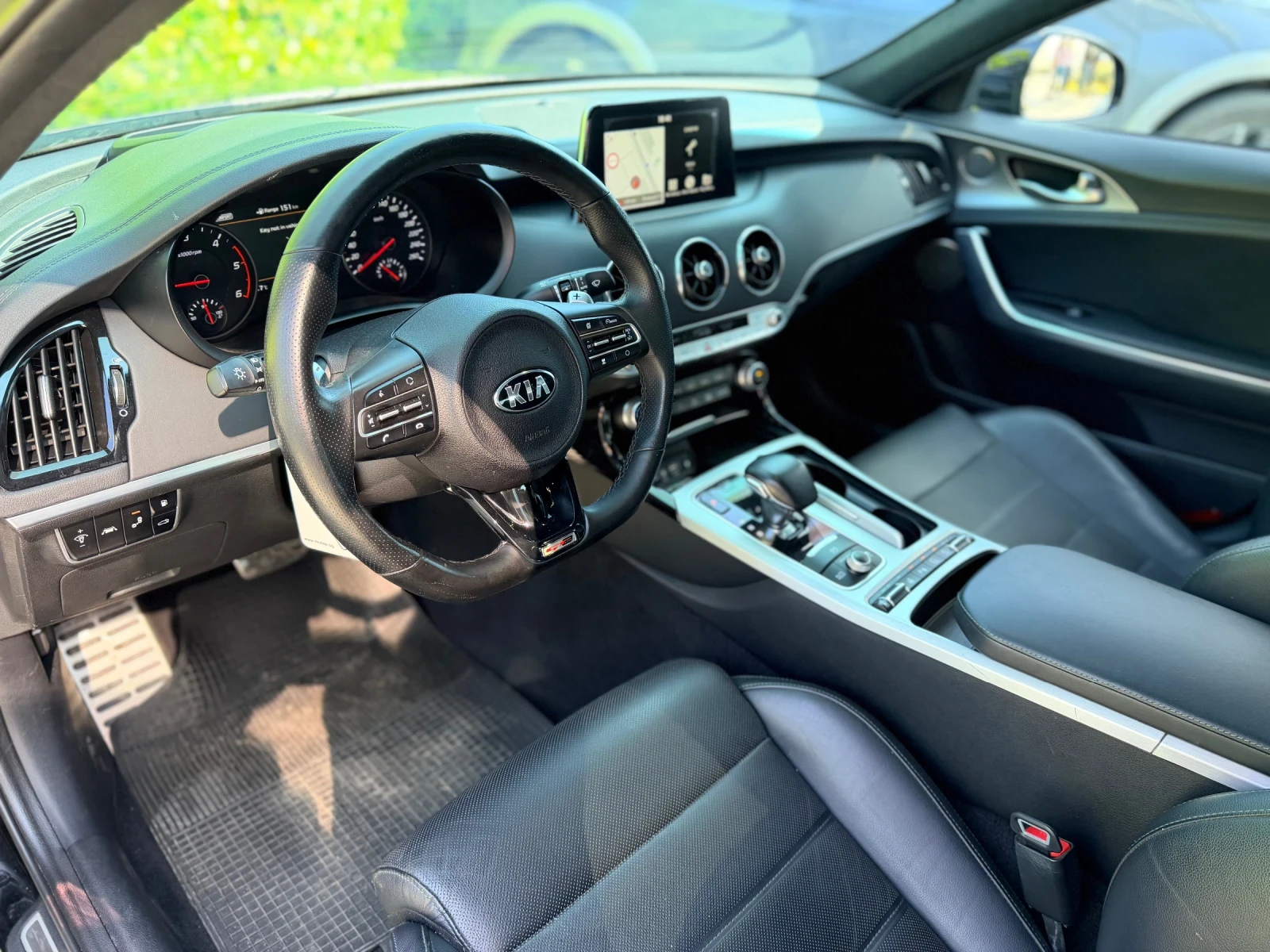 Kia Stinger 2.2-GT-Line-Full-Обслужен, снимка 8 - Автомобили и джипове - 55989216