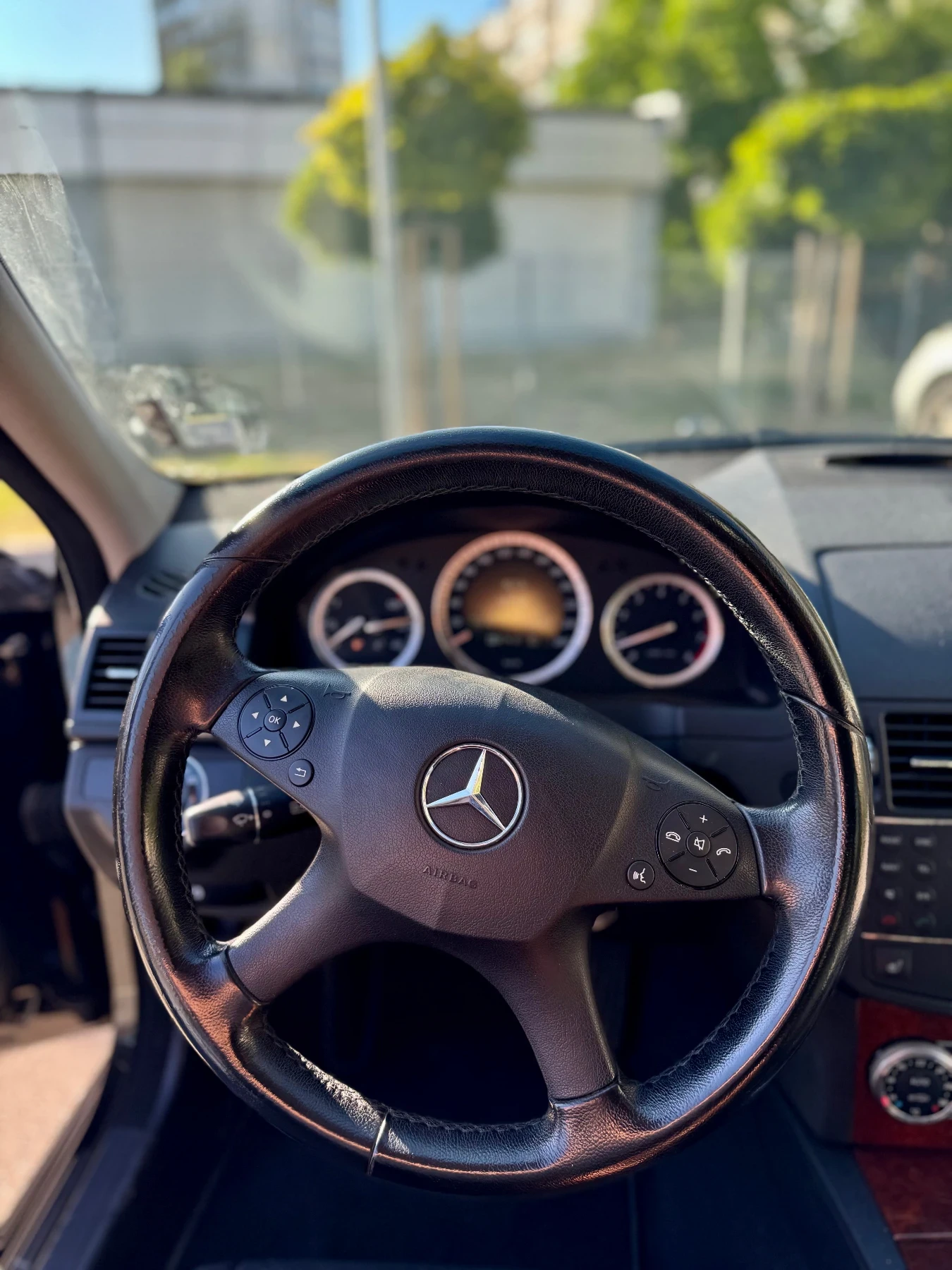Mercedes-Benz C 350, снимка 4 - Автомобили и джипове - 56137729