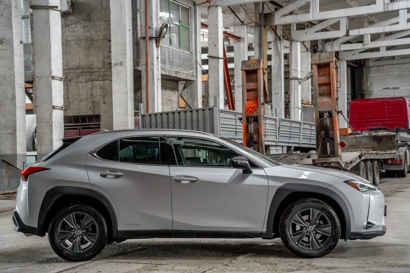 Lexus UX 250h, снимка 4 - Автомобили и джипове - 49204840