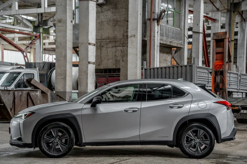 Lexus UX 250h ТОП ЦЕНА ! ВАЛИДНА ДО 30.03.25.!, снимка 5 - Автомобили и джипове - 49590941