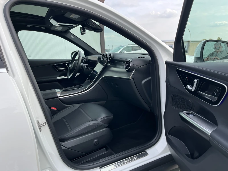 Mercedes-Benz GLC 300 2.0i-Като Нова, снимка 7 - Автомобили и джипове - 52393542