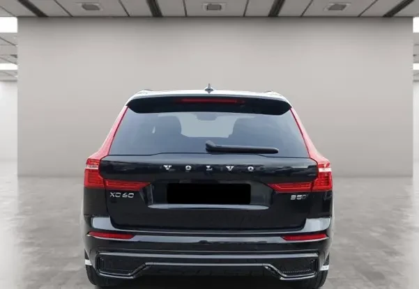 Volvo XC60 B5 AWD = Plus Dark = Гаранция, снимка 3 - Автомобили и джипове - 54179323