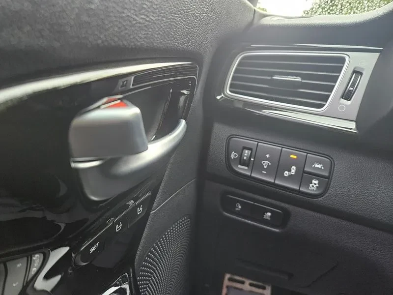Kia Niro Ev Noblesse, снимка 15 - Автомобили и джипове - 55925910