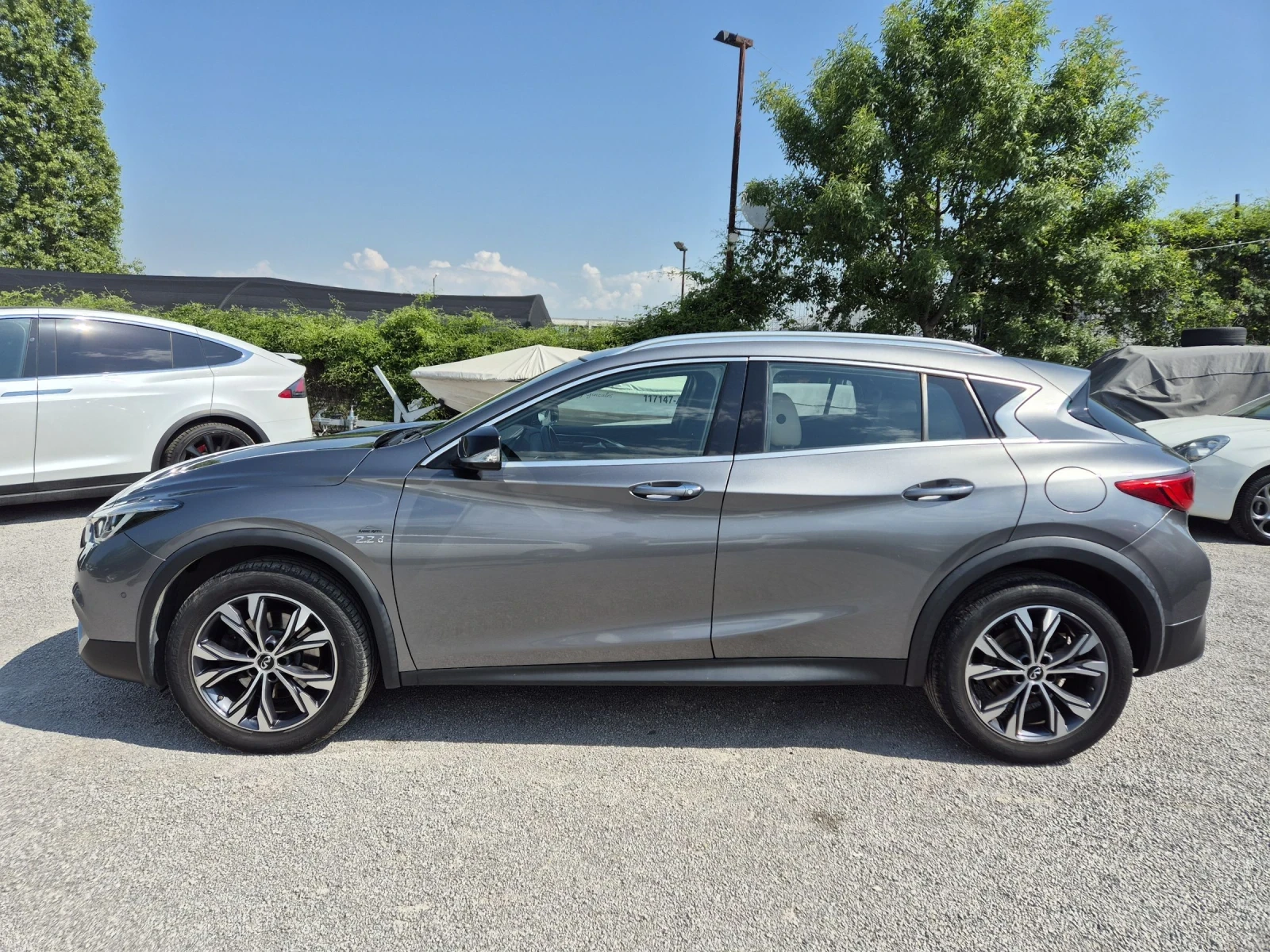 Infiniti QX30 2.2D-AWD/FULL - изображение 2