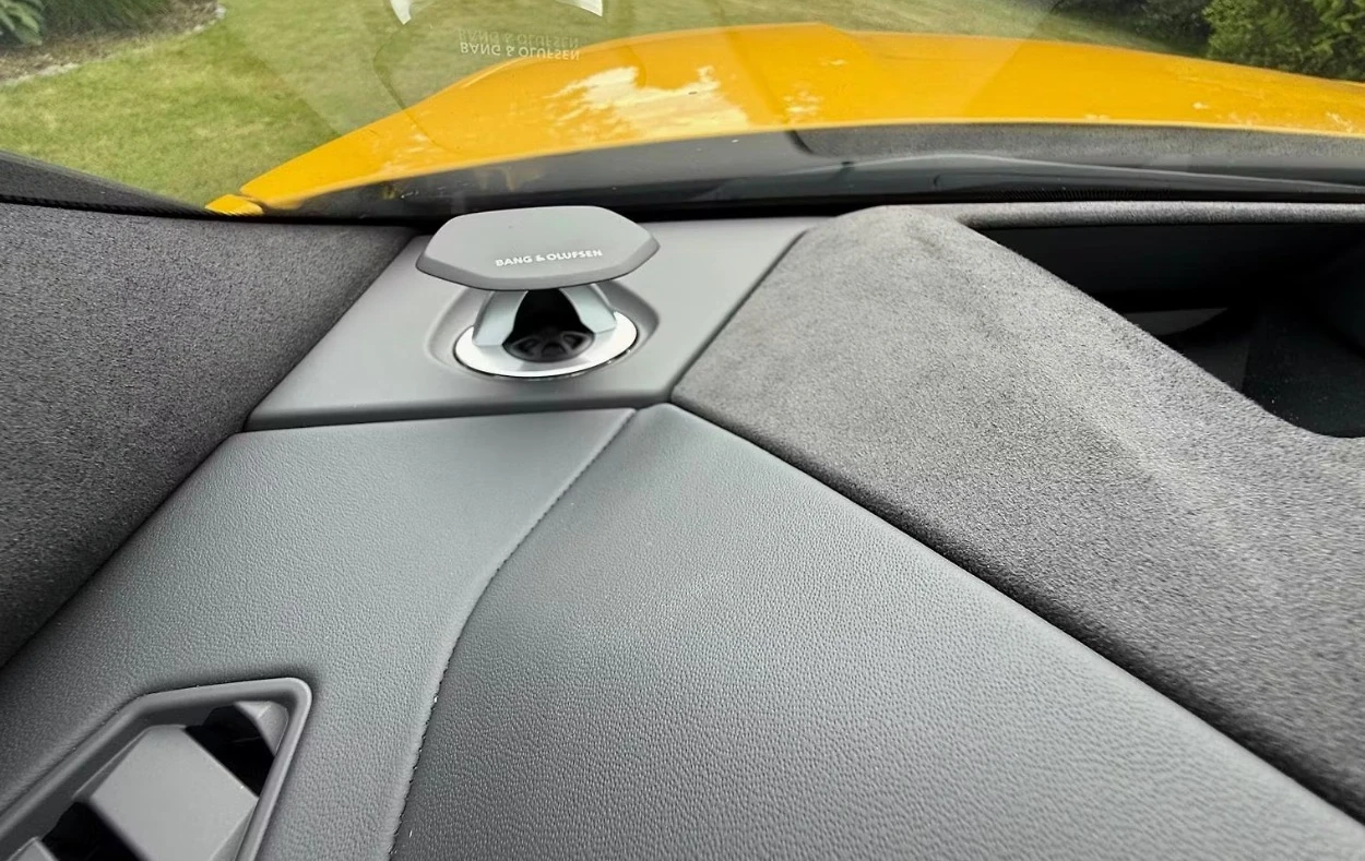 Lamborghini Urus SE 4.0 V8 Plug-in Hybrid 4WD - изображение 10