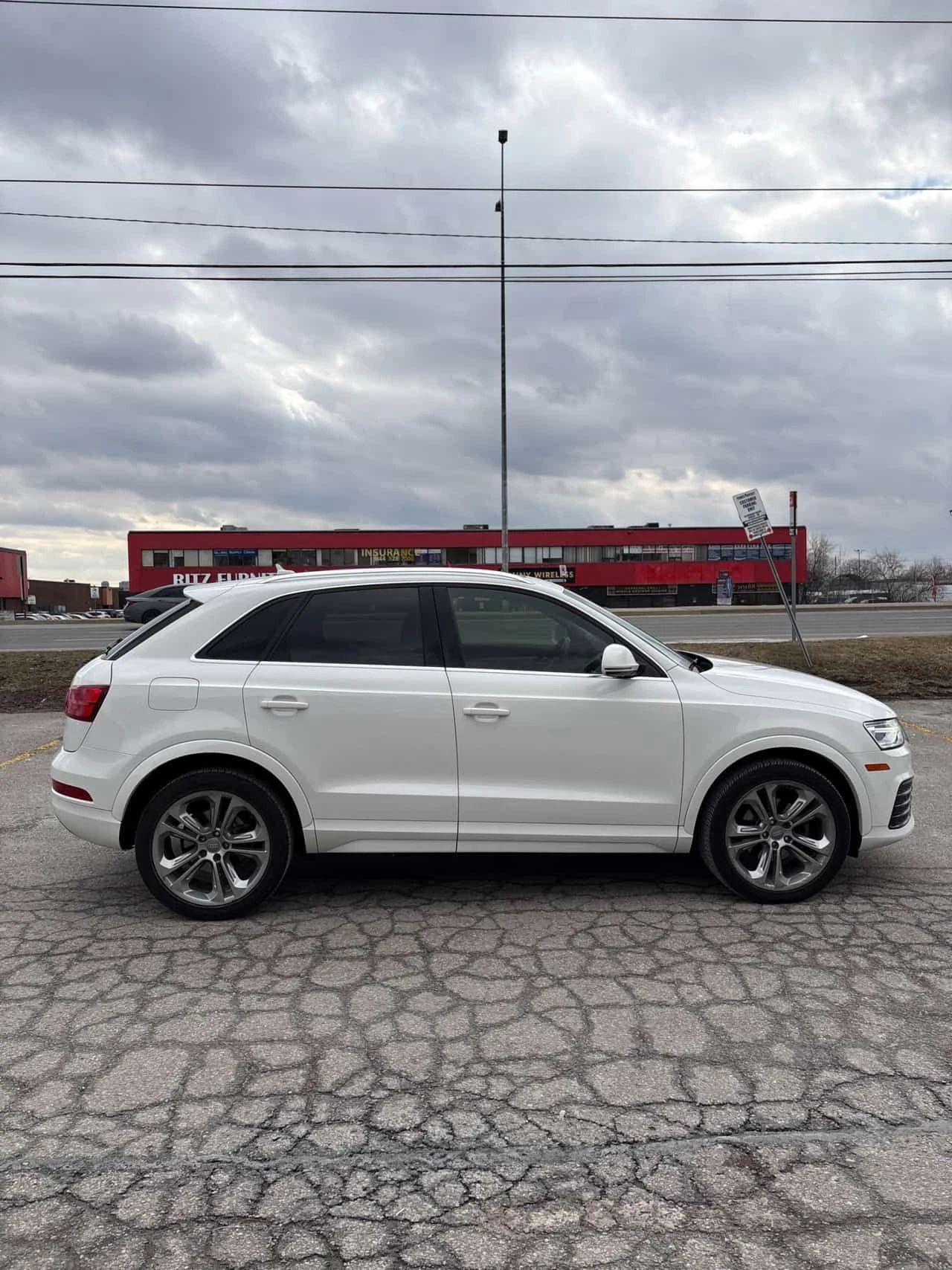 Audi Q3 PROGRESSIV/CARFAX/ПАНОРАМА/ПОДГРЕВИ, снимка 4 - Автомобили и джипове - 53907233