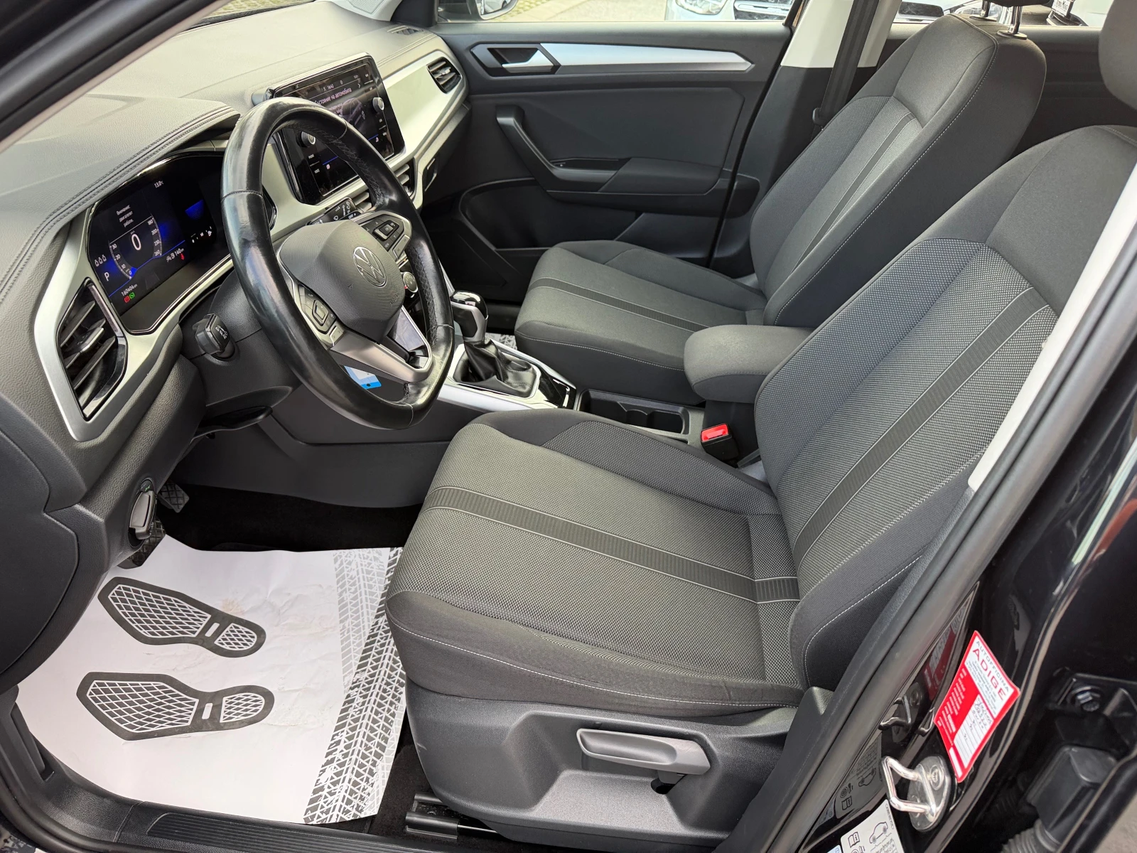 VW T-Roc 2.0 TDI AVT KAMERA LED, снимка 8 - Автомобили и джипове - 53915171