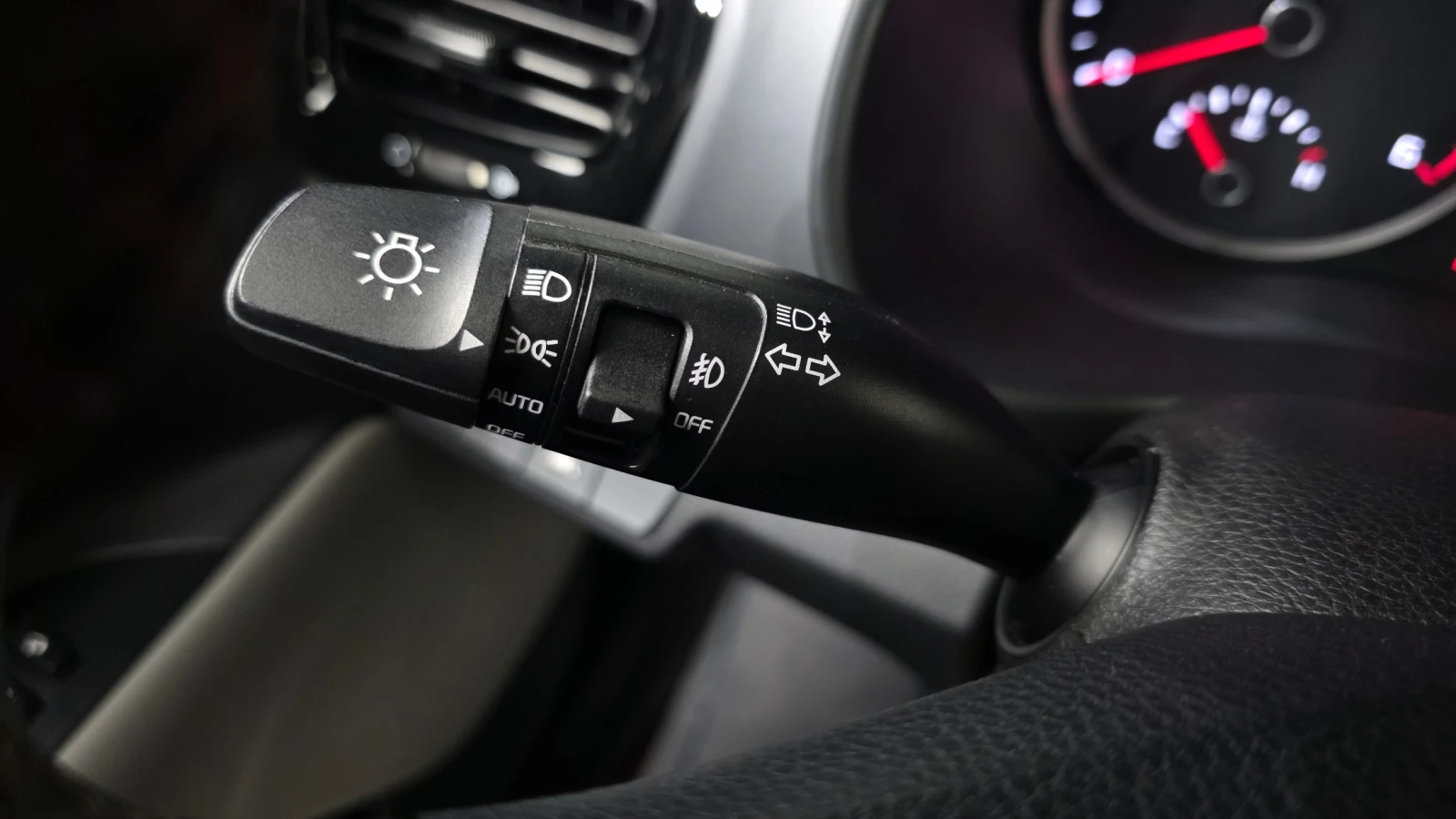 Kia Stonic 1.6 Prestige autogeorge.com, снимка 12 - Автомобили и джипове - 54136412