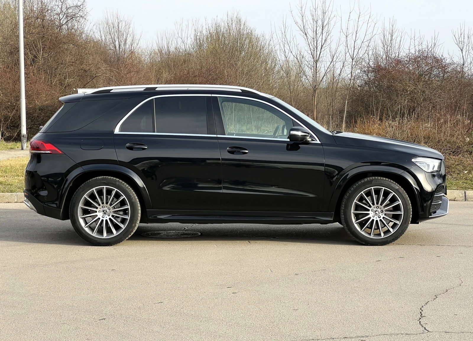 Mercedes-Benz GLE 400 d / 4-MATIC / AMG / AIRMATIC / PANO / 360 / BURM /, снимка 7 - Автомобили и джипове - 54503454