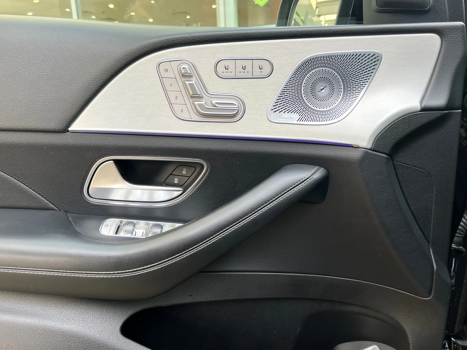 Mercedes-Benz GLE 400 d / 4-MATIC / AMG / AIRMATIC / PANO / 360 / BURM /, снимка 8 - Автомобили и джипове - 54503454