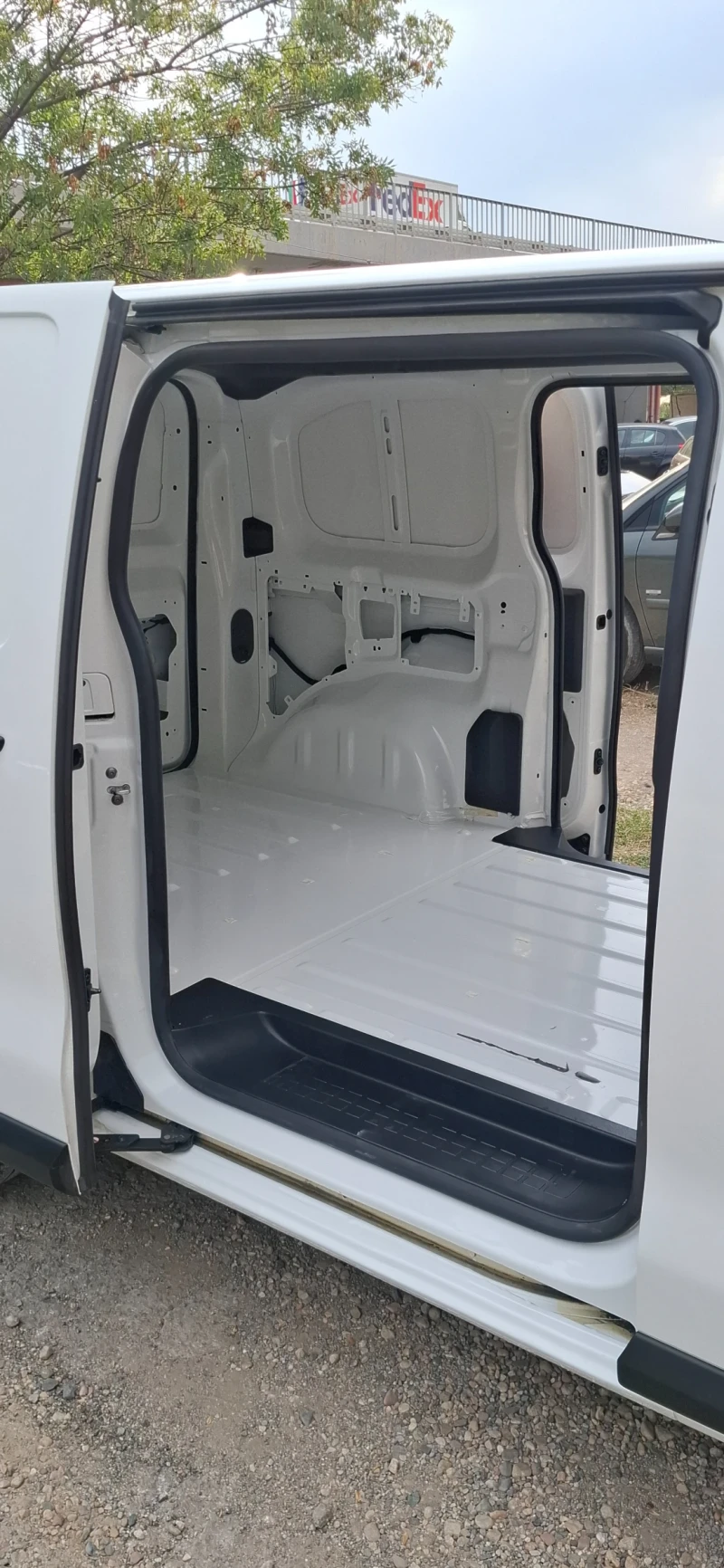 Citroen Jumpy 2.0hdi 120kc Климатик 2 странични врати!!, снимка 9 - Бусове и автобуси - 51658612