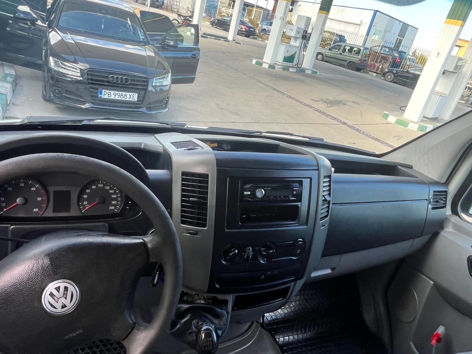 VW Crafter, снимка 4 - Бусове и автобуси - 56441671