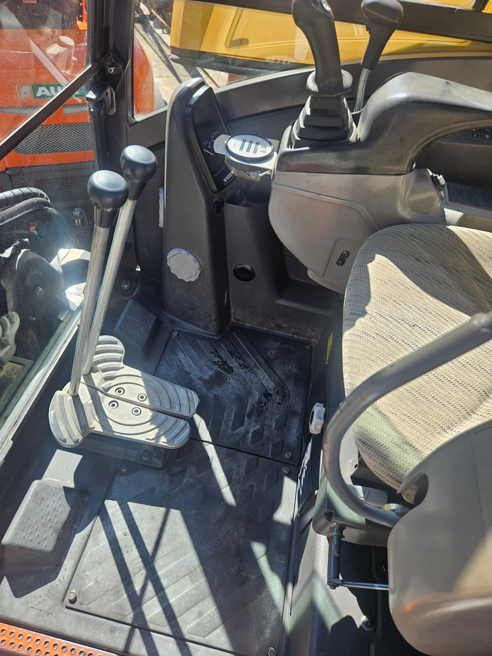 Багер Volvo ECR50D, снимка 7 - Индустриална техника - 56115441