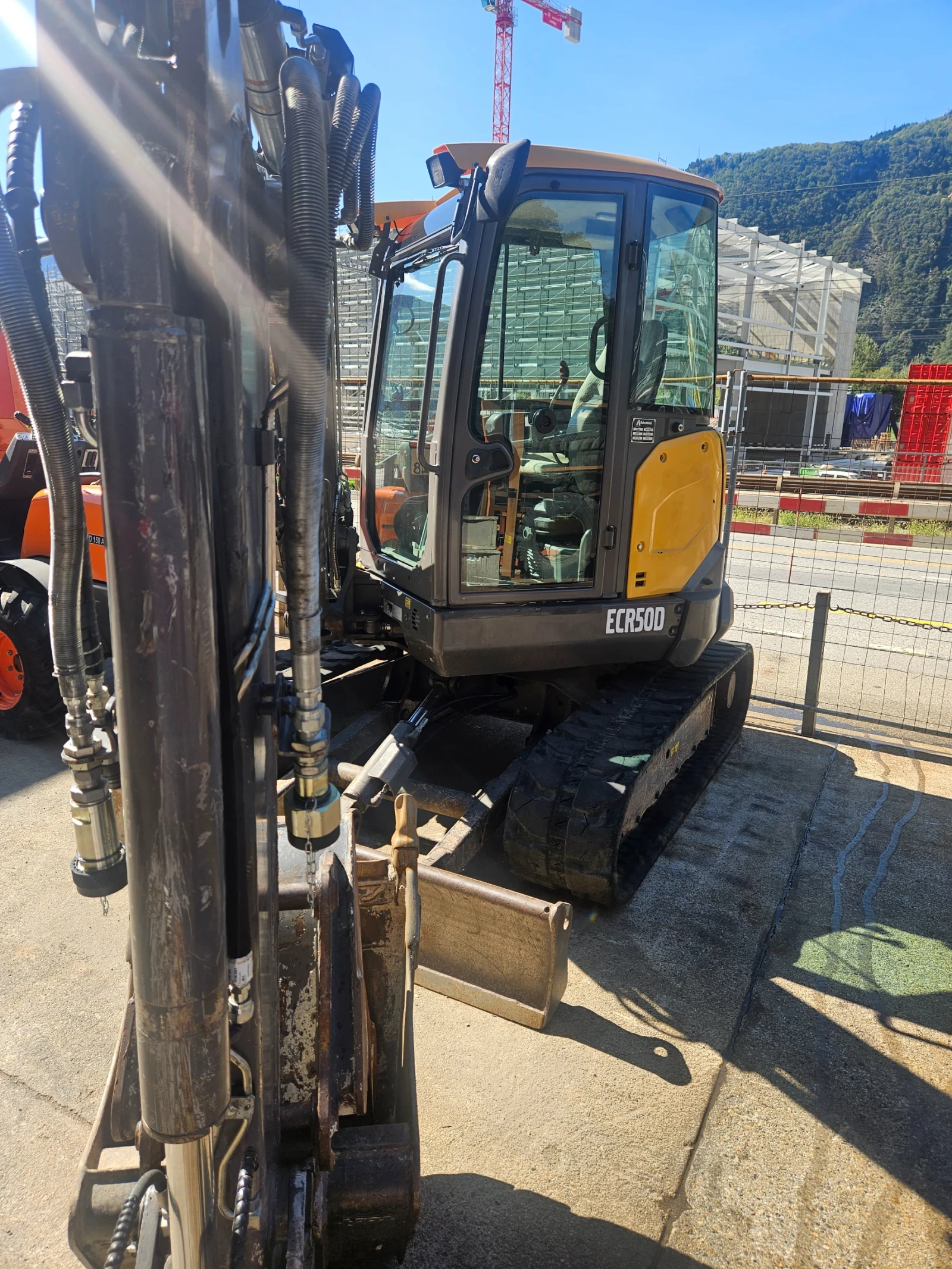 Багер Volvo ECR50D, снимка 3 - Индустриална техника - 56115441