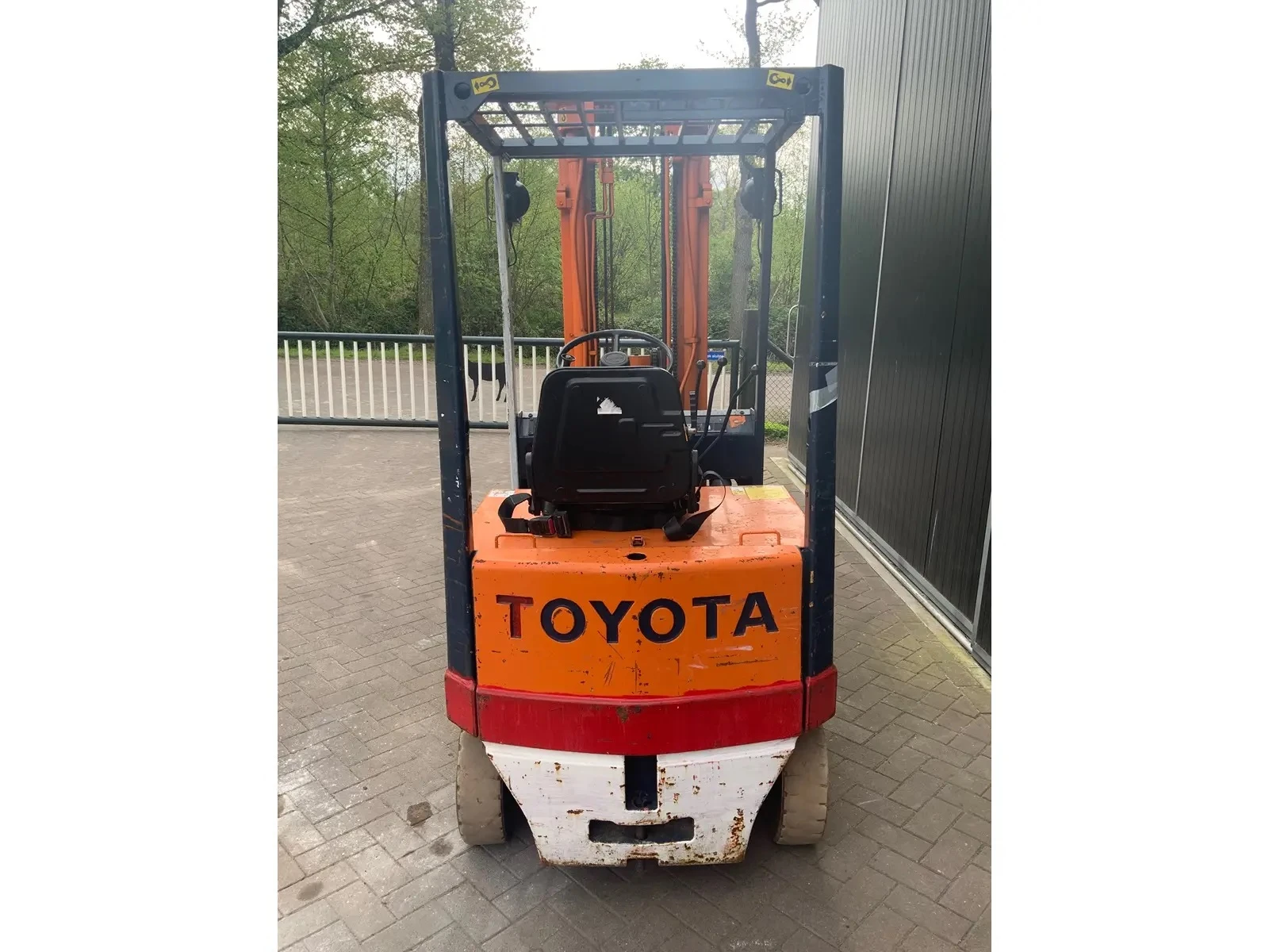  Toyota   | Mobile.bg   5