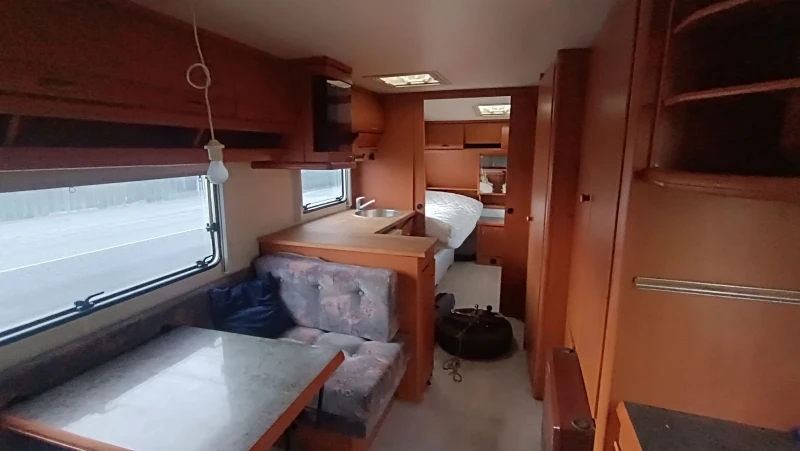 Каравана Hobby Elegance 720, снимка 3 - Каравани и кемпери - 52562654