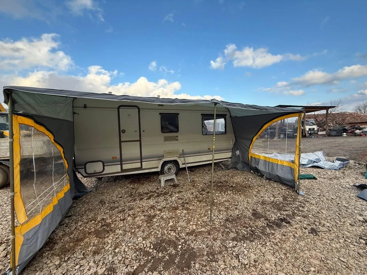 Каравана Adria Forma 460 TS, снимка 6 - Каравани и кемпери - 53997839