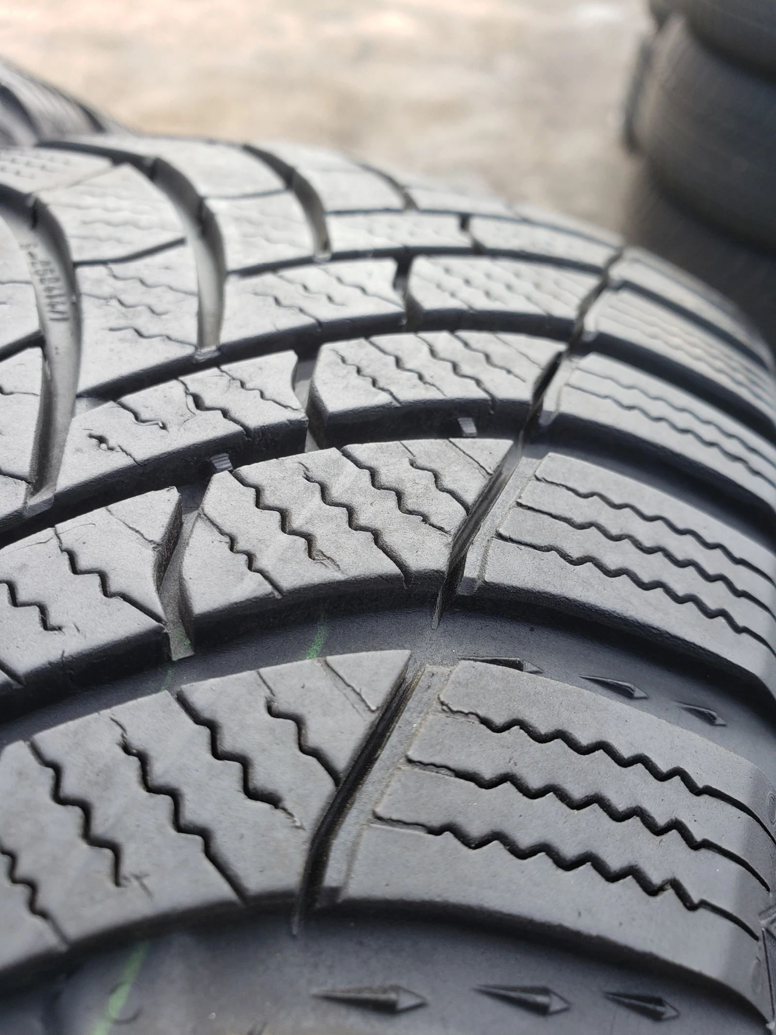 Гуми Зимни 185/65R15, снимка 2 - Гуми и джанти - 56704971