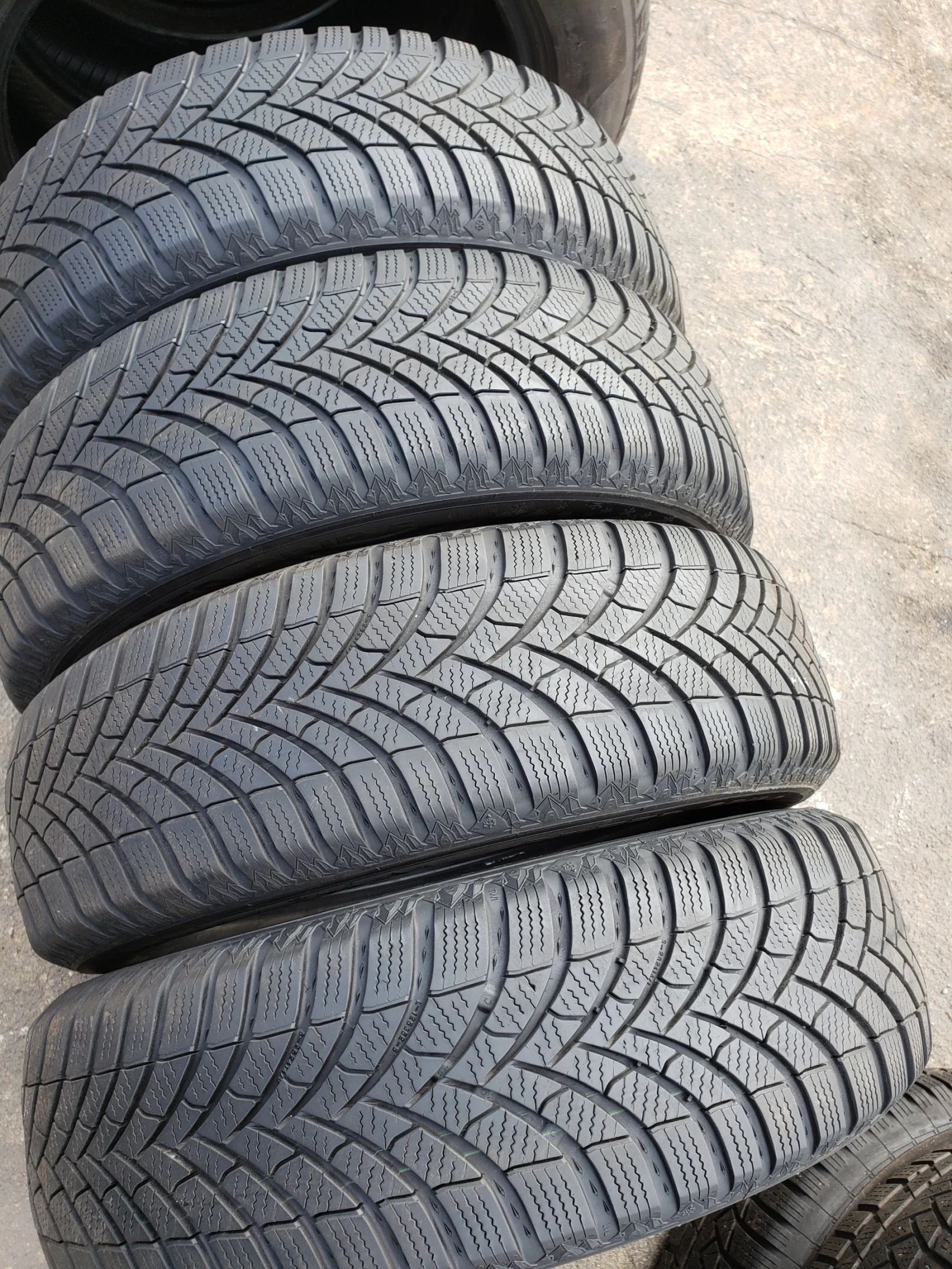 Гуми Зимни 185/65R15, снимка 5 - Гуми и джанти - 56704971