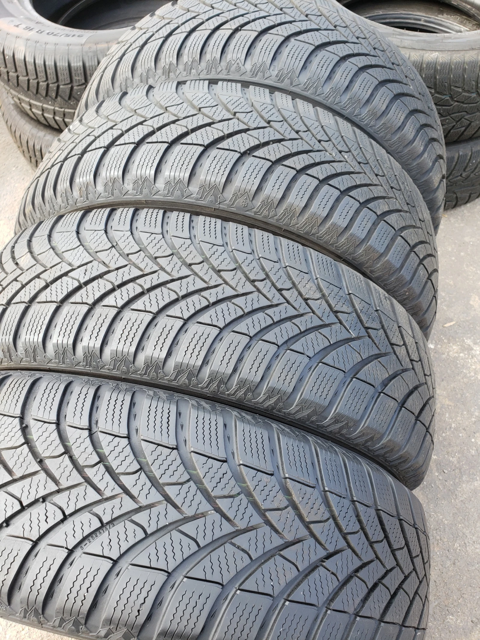 Гуми Зимни 185/65R15, снимка 4 - Гуми и джанти - 56704971