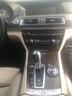 BMW 750 5.0i X-Drive, снимка 7