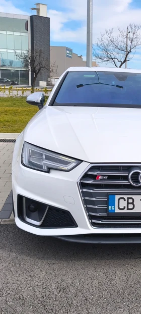 ������ Audi S4