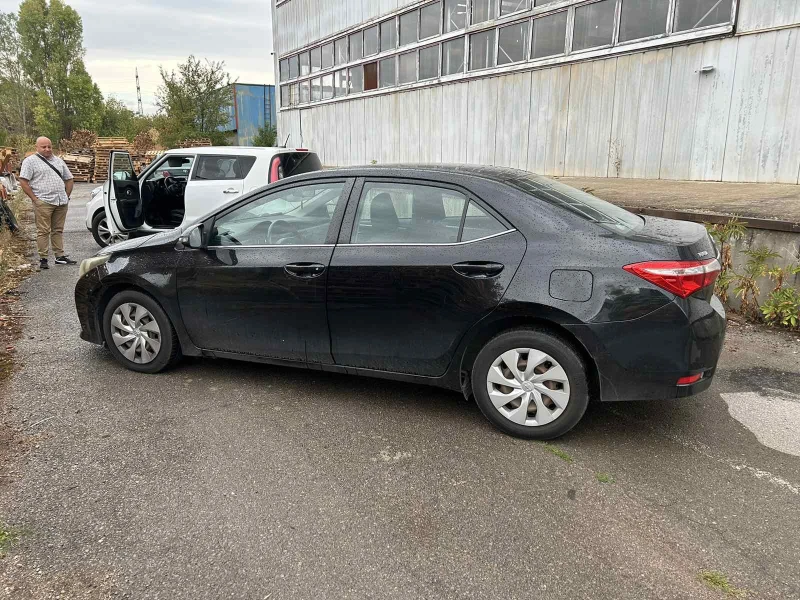 Toyota Corolla, снимка 8 - Автомобили и джипове - 47186402