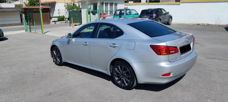 Lexus IS 220d, снимка 2 - Автомобили и джипове - 48144415