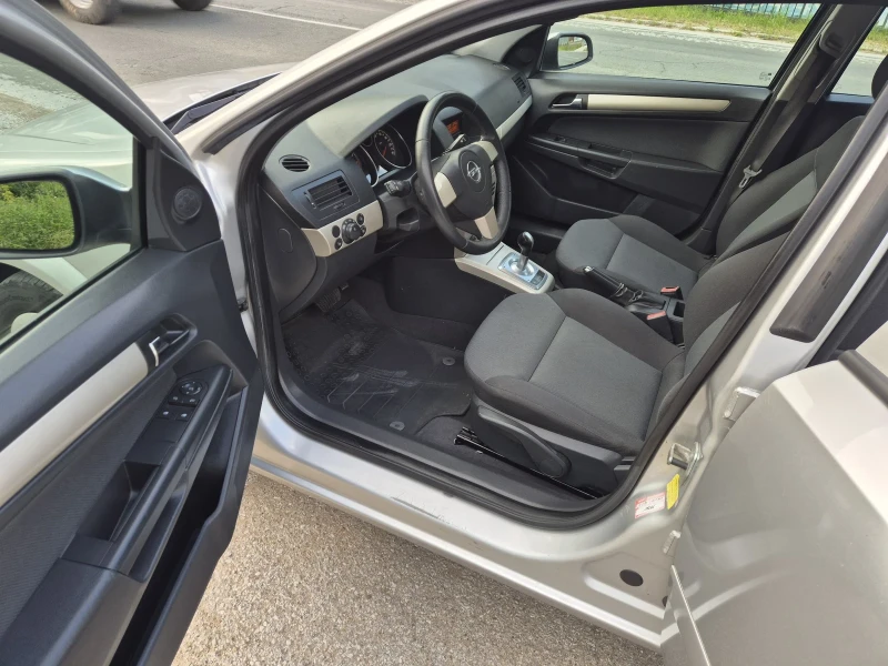 Opel Astra АВТОМАТИК, снимка 11 - Автомобили и джипове - 50639526