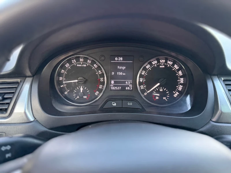 Skoda Rapid ТОП!!, снимка 11 - Автомобили и джипове - 53353198