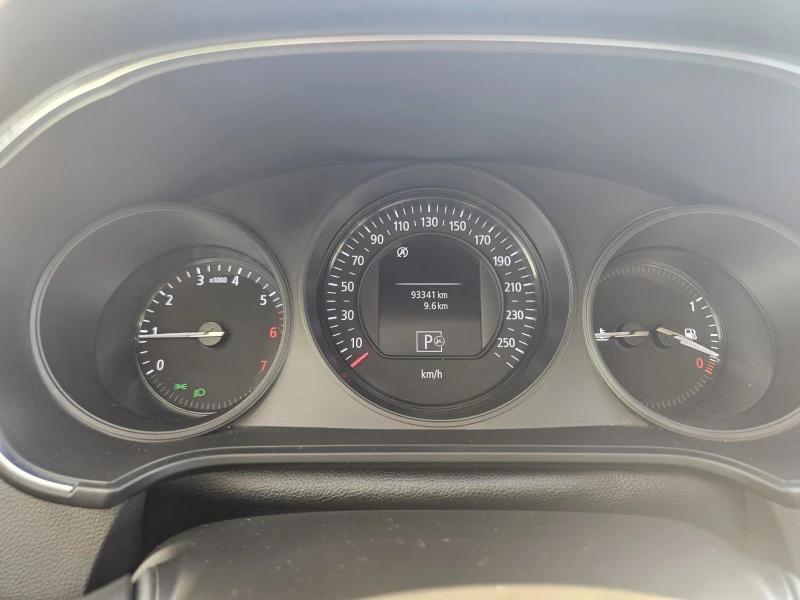 Renault Megane 1.3 TCe 140 EDC, снимка 8 - Автомобили и джипове - 51750129