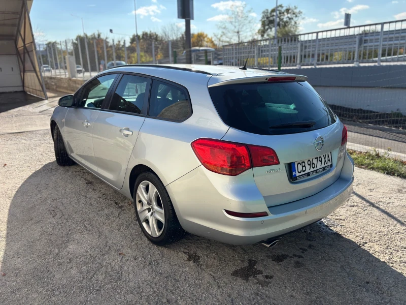Opel Astra J 1.4 140hp, снимка 3 - Автомобили и джипове - 52647486