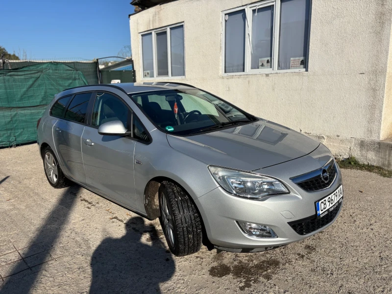 Opel Astra J 1.4 140hp, снимка 2 - Автомобили и джипове - 52647486