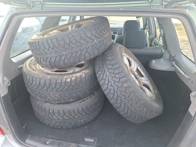 Subaru Forester 2.0 i, снимка 11 - Автомобили и джипове - 52526594